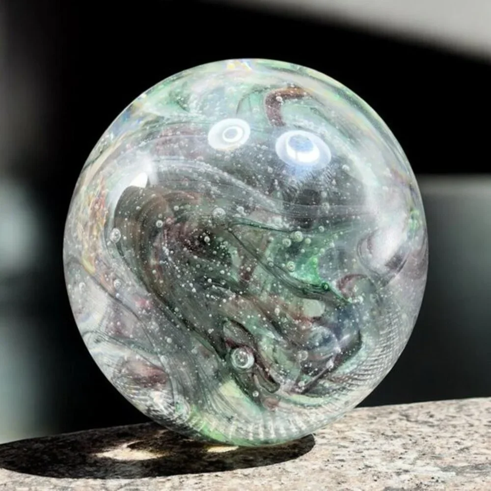 VTG‎ Dynasty Gallery Around The World Round Glass Paperweight Green Black Swirls